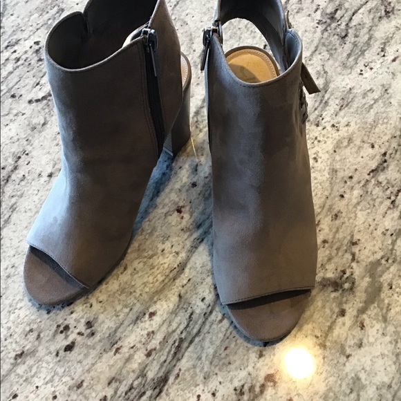 Open Toe Booties 7.5 - Picture 5 of 5